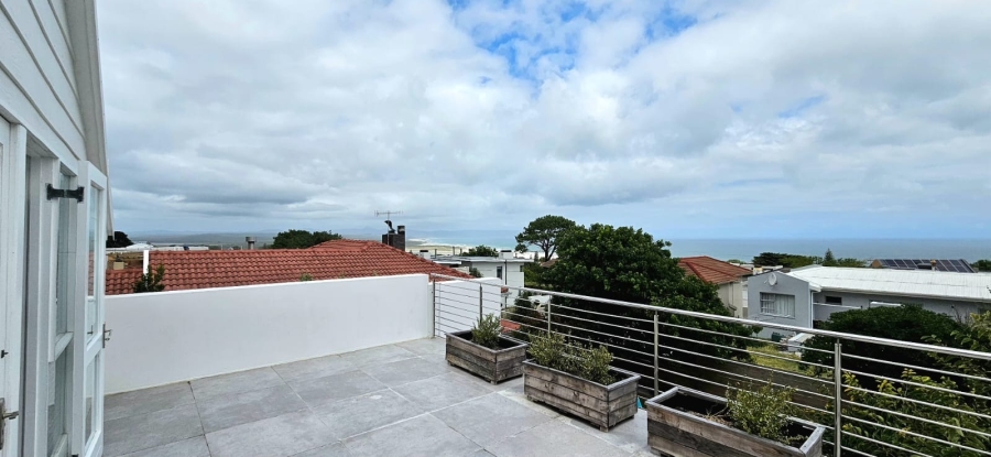 3 Bedroom Property for Sale in Voelklip Western Cape